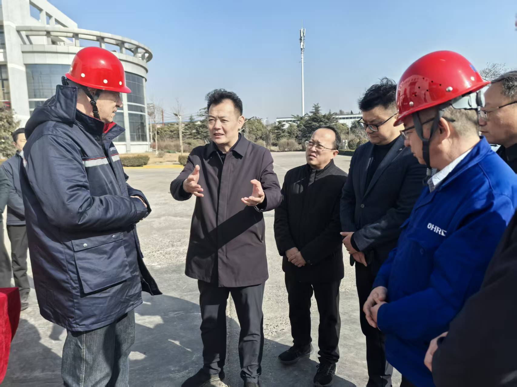 2026年2月20日上午縣委副書(shū)記、縣長(zhǎng)張小帆到公司調(diào)研春節(jié)期間的安全生產(chǎn)工作