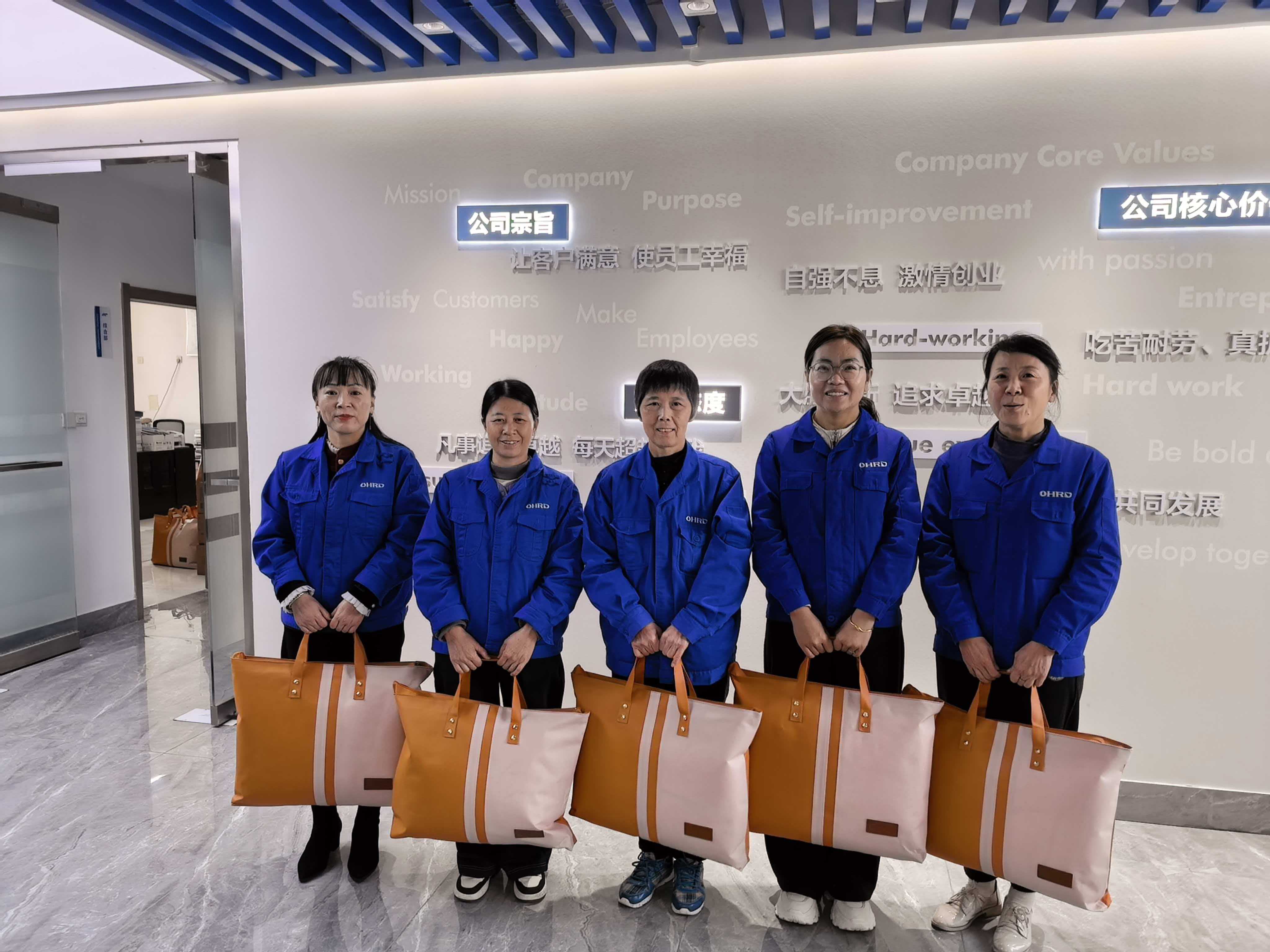 祝鴻瑞全體女職工”女神“節(jié)快樂(lè)